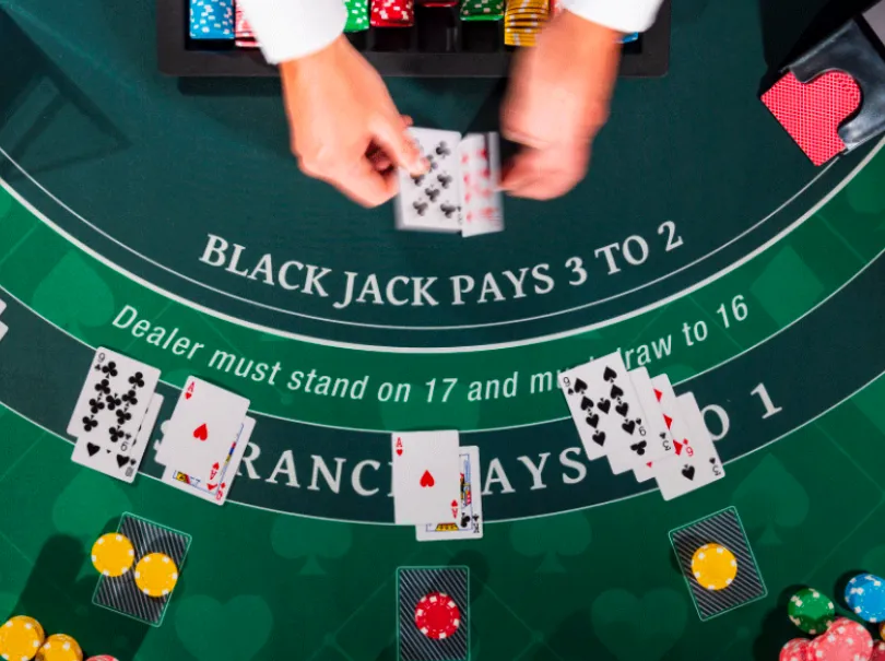 Các tính năng trả thưởng tức thì trong game bài Blackjack